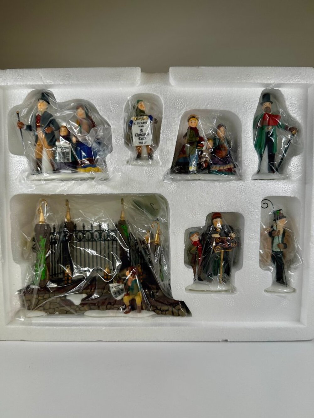 Dept 56 "A Christmas Carol Reading by Charles Dickens" 58404 - Ltd. Ed. 1997 NIB